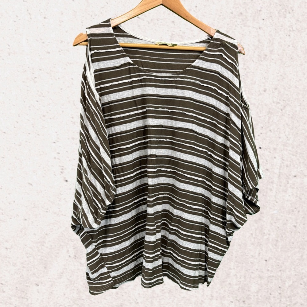 Chalet Black and White Boxy Blouse